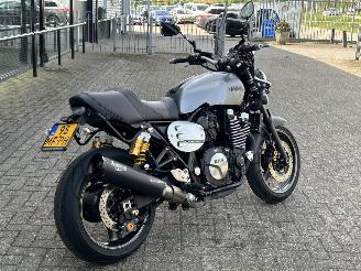 Yamaha XJR 1300  picture 3