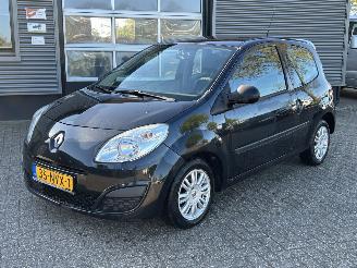Damaged car Renault Twingo 1.2 Night & Day 2009/6