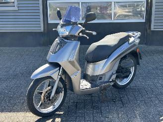 Kymco  People S picture 1