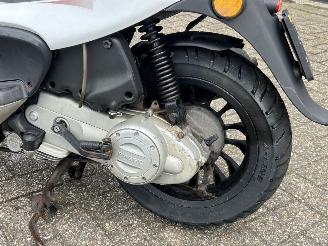 Piaggio  Fly 50 4T picture 10