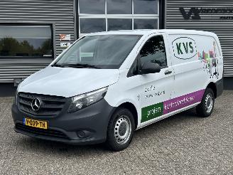 krockskadad bil bedrijf Mercedes Vito 109 CDI Functional Lang 2018/11