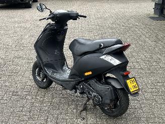 Piaggio  Zip 50 4T picture 3