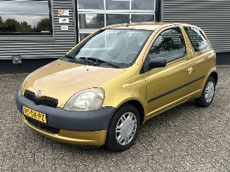 Damaged car Toyota Yaris 1.0-16V VVT-i Terra 2000/2