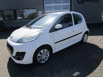 Schadeauto Peugeot 107 Active 5drs 2014/2