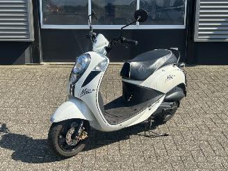 uszkodzony skutery Sym  Mio 50 2016/9