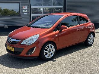 uszkodzony samochody osobowe Opel Corsa 1.4-16V Cosmo 2012/2