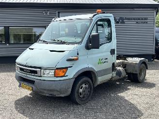 dommages fourgonnettes/vécules utilitaires Iveco Daily 40C13 300 2001/9