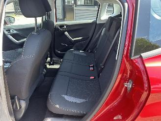 Peugeot 2008 1.2 PureTech Blue Lion picture 11