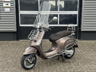  Vespa  Primavera 50 4T 2017/1