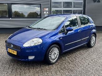 uszkodzony samochody osobowe Fiat Grande Punto 1.4-16V Dynamic 5drs 2007/2