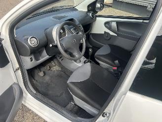 Peugeot 107 1.0-12V XR 5drs picture 9