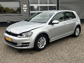 uszkodzony samochody osobowe Volkswagen Golf 1.2 TSI Comfortline 2014/2