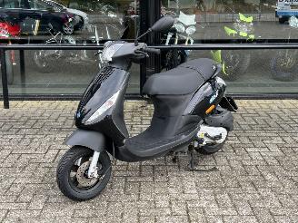 dommages scooters Piaggio  Zip 50 4T 2015/8