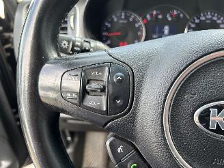 Kia Carens 1.6 DGi Comfort Pack picture 17