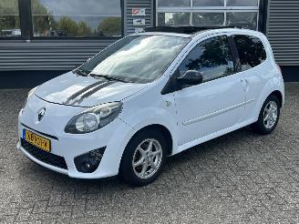 damaged passenger cars Renault Twingo 1.2-16V Dynamique Automaat 2009/3