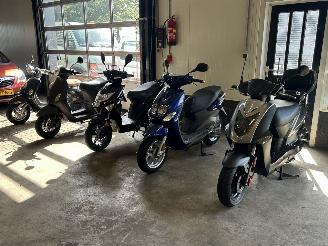 skadebil auto Yamaha Focus Partij 5 scooters 2019/1