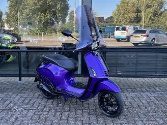 skadebil bedrijf Vespa Sprinter Primavera 2014/6