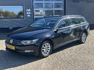Schadeauto Volkswagen Passat Variant 1.6 TDI Highline 2016/11