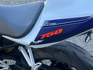 Suzuki GSX-R750 Yoshimura picture 6