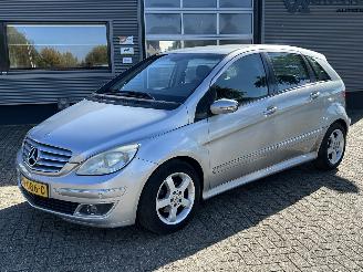 skadebil auto Mercedes B-klasse B170 Automaat 2005/9