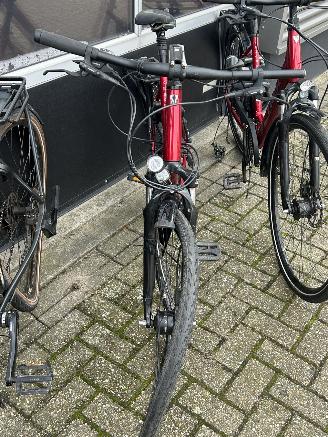 Overige  2x Trek Verve 2 EQ Lowstep 1x Cube Kathmandu picture 7
