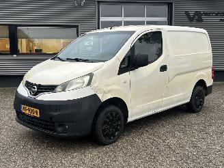damaged commercial vehicles Nissan NV 200 1.5 DCI Acenta 2013/9