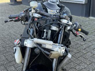 Suzuki GSX-R750  picture 15