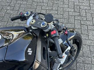 Suzuki GSX-R750  picture 14