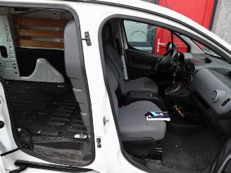 Peugeot Partner 120 1.6 BlueHDi 100 L1 Première S&S xxl airco picture 18