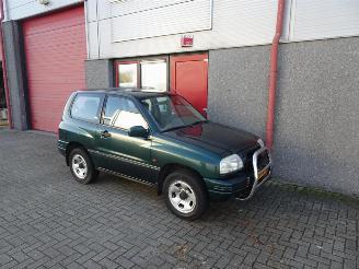 Suzuki Grand-vitara 2.0 Metal Top 4 x 4 airco picture 4