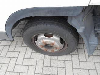Mitsubishi Canter fuso 3C13 3.0 DI 385 bakwagen airco let op motor defect!!!!!!!!!!! picture 26