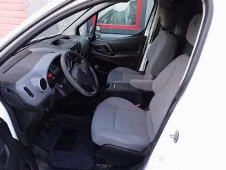 Peugeot Partner 122 1.6 e-HDI L2 XR airco inrichting imperiaal picture 9