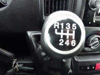 Peugeot Boxer 330 2.2 HDI L2H1 XT 3 zits airco picture 16