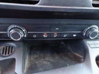 Peugeot Partner 1.5 BlueHDI Premium navi camera airco met opberglades / inrichting picture 17