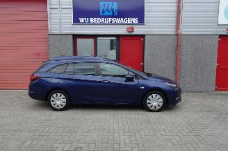 Opel Astra Sports Tourer lkw picture 6
