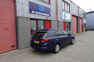 Opel Astra Sports Tourer lkw picture 3