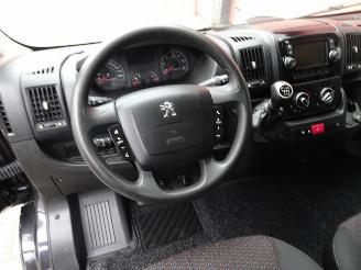 Peugeot Boxer 330 2.2 HDI L2H2 XR 3 zits airco picture 10