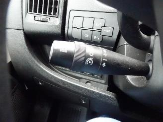 Peugeot Boxer 330 2.2 HDI L2H2 XR 3 zits airco picture 11