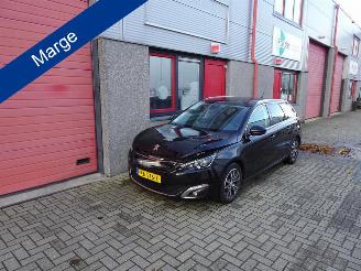 Avarii autoturisme Peugeot 308 SW 1.2 PureTech Blue Lease Premium let op nieuwe motor !!!!!!! 2016/10