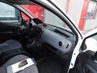 Peugeot Partner 122 1.6 e-HDI L2 XR airco inrichting imperiaal picture 19