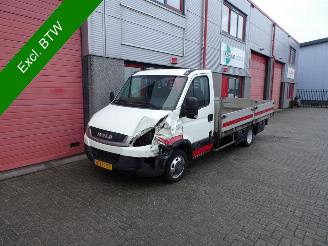 skadebil bedrijf Iveco Daily 35C15 375 3 zits 425 x 218 x 40 open laadbak 2011/7