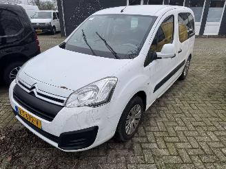 damaged passenger cars Citroën Berlingo  2016/11