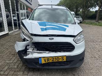 skadebil bedrijf Ford Transit Courier Van  2015/10