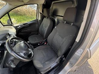 Ford Transit Courier Van  picture 11