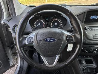 Ford Transit Courier Van  picture 16