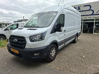 krockskadad bil bedrijf Ford Transit 2.0 TDCI L4H3 2023/9