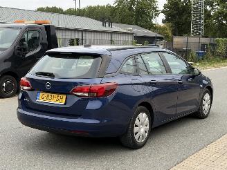 Opel Astra SPORTS TOURER picture 3