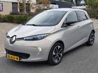 Vaurioauto  passenger cars Renault Zoé R90 41 kwh 2018/6