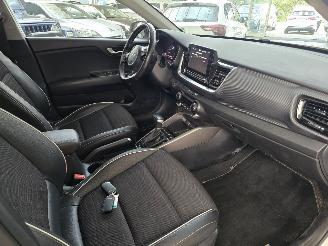 Kia Stonic 1.0 T-GDi Mhev GT-L Motor loopt onregelmatig picture 7