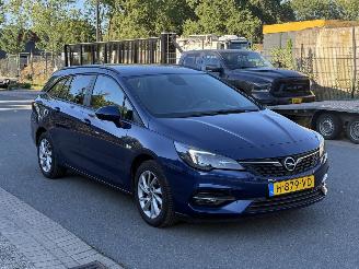 Opel Astra SPORTS TOURER picture 2